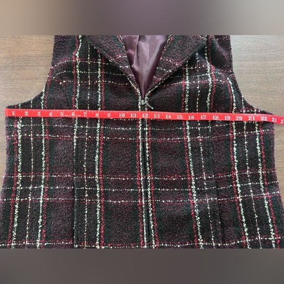 Christopher & Banks Merlot Black Red Plaid Curly/Tweed Zipped Vest - Picture 6 of 7